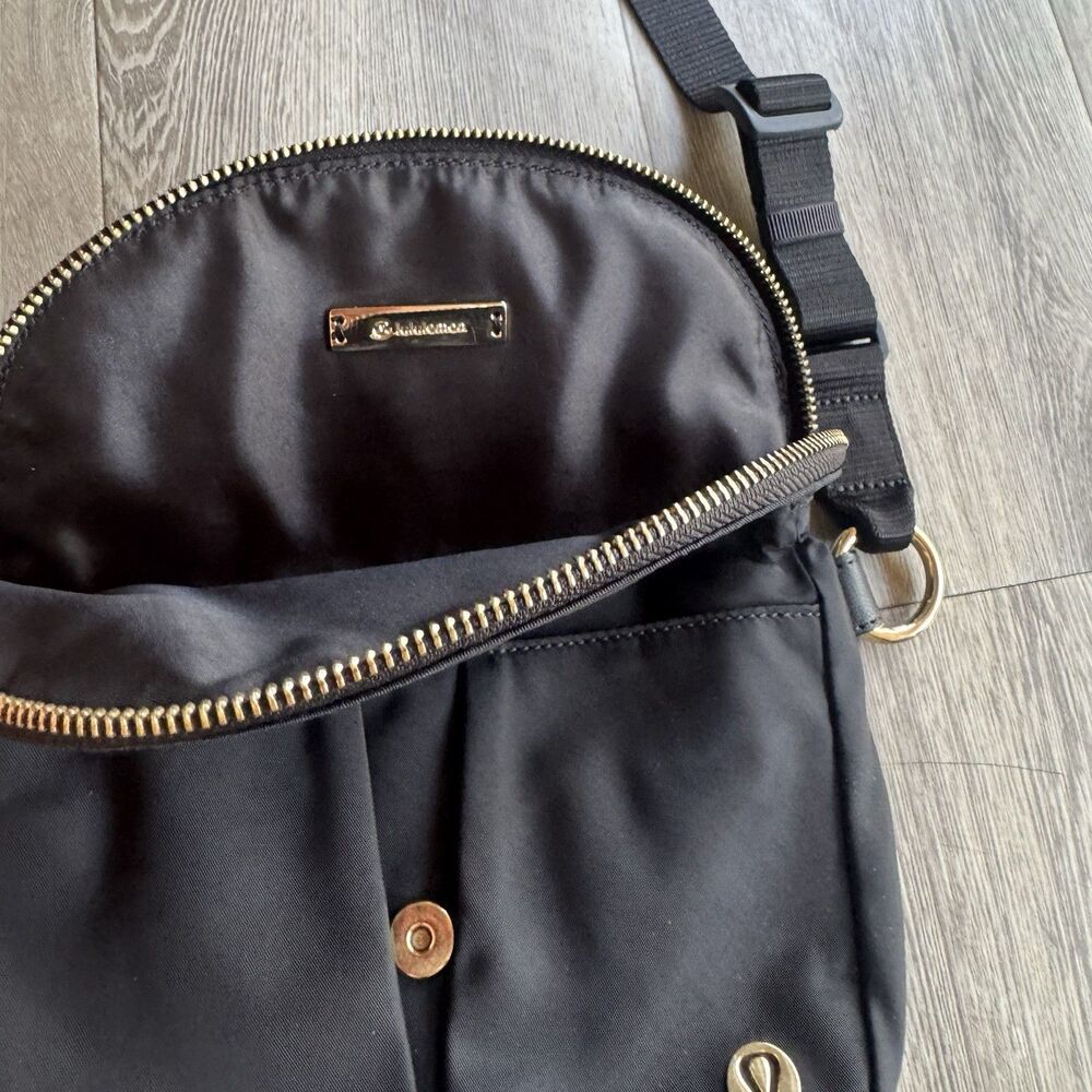 New Lululemon All Night Festival Micro Black Gold Athleisure Crossbody Belt Bag - Picture 15 of 15